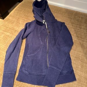 LULULEMON SWEATSHIRT SIZE 4